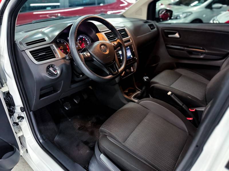 VOLKSWAGEN - FOX - 2019/2020 - Branca - R$ 64.900,00