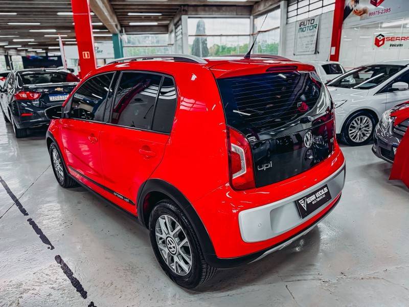 VOLKSWAGEN - UP - 2015/2016 - Vermelha - R$ 56.900,00