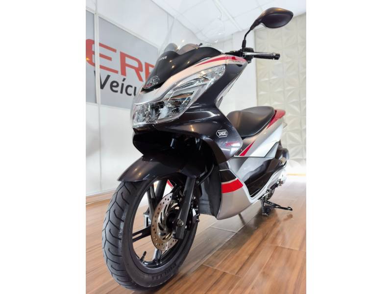 HONDA - PCX - 2018/2018 - Prata - R$ 14.900,00
