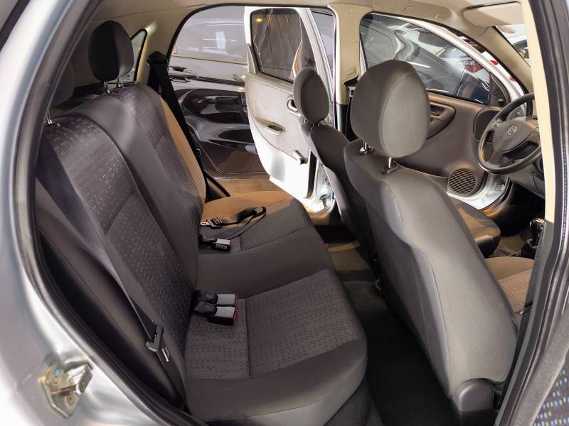 CHEVROLET - CORSA - 2012/2012 - Prata - R$ 35.900,00