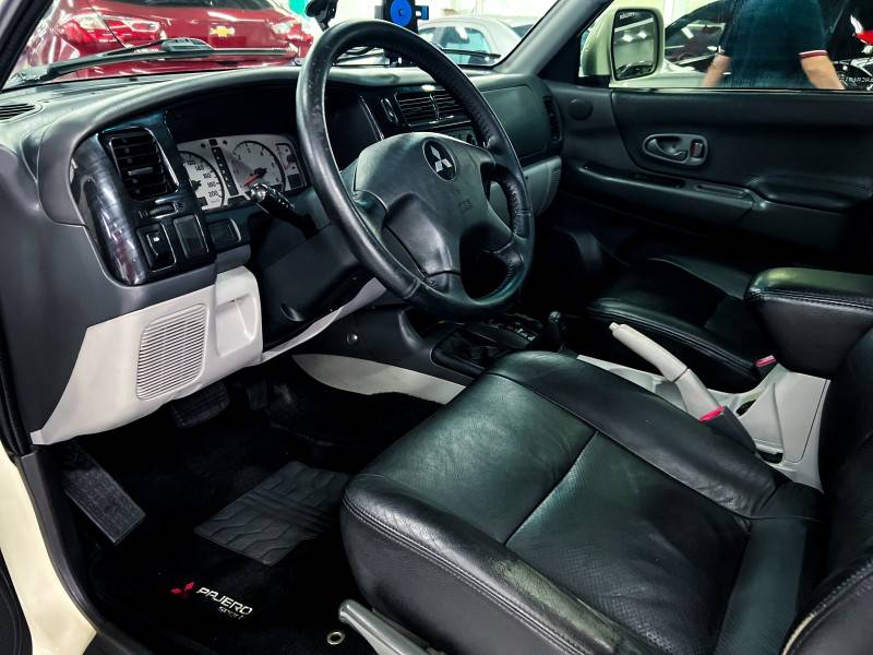 MITSUBISHI - PAJERO SPORT - 2010/2010 - Branca - R$ 74.900,00