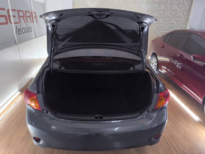 TOYOTA - COROLLA - 2010/2011 - Cinza - R$ 58.900,00