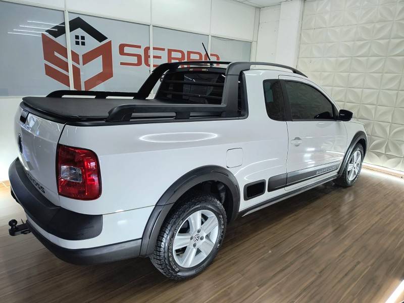 VOLKSWAGEN - SAVEIRO - 2011/2012 - Branca - R$ 52.900,00