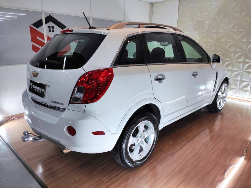 CHEVROLET - CAPTIVA - 2014/2015 - Branca - R$ 58.900,00