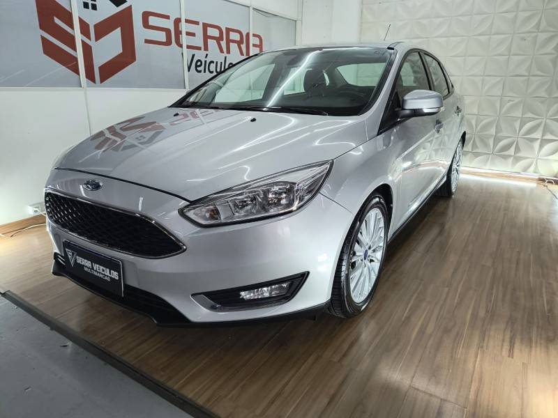FORD - FOCUS - 2017/2017 - Prata - R$ 59.900,00