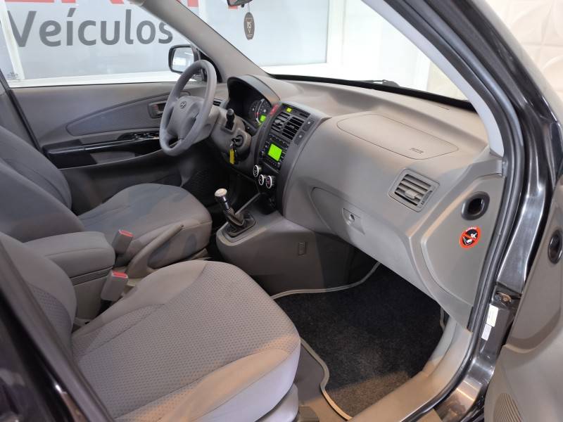 HYUNDAI - TUCSON - 2010/2011 - Preta - R$ 42.900,00