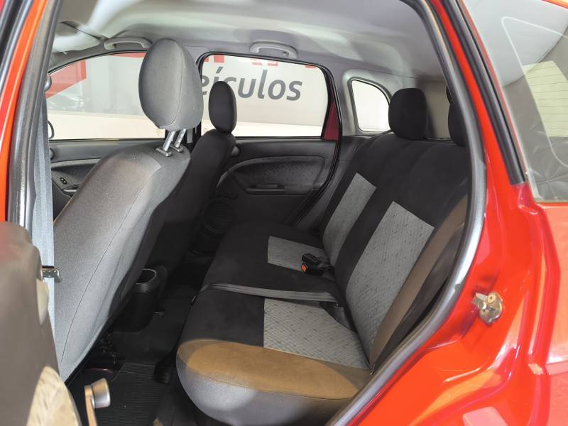FORD - FIESTA - 2013/2014 - Vermelha - R$ 34.900,00