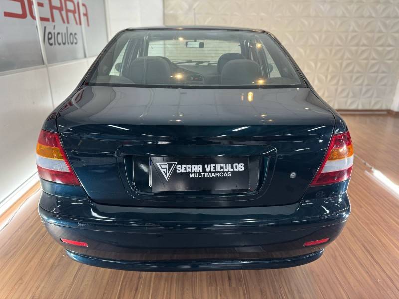 FIAT - SIENA - 2002/2002 - Verde - R$ 15.900,00