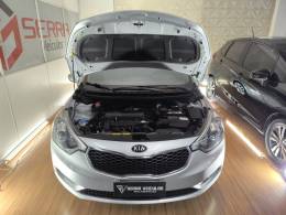 KIA MOTORS - CERATO - 2013/2014 - Prata - R$ 60.900,00