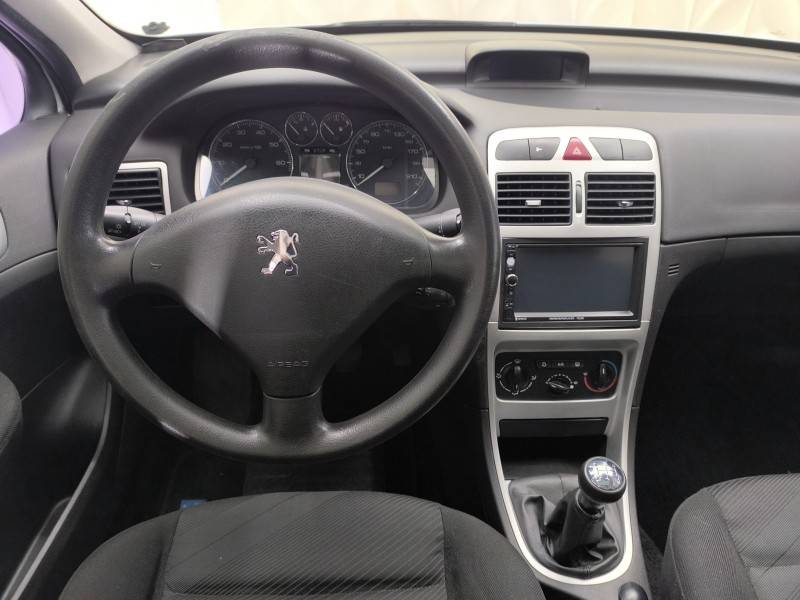 PEUGEOT - 307 - 2009/2010 - Prata - R$ 27.900,00