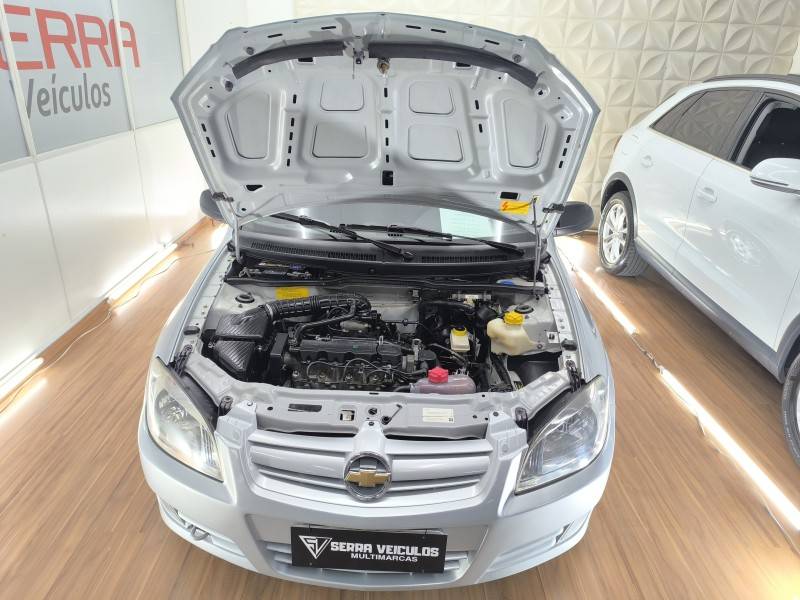 CHEVROLET - CELTA - 2010/2010 - Prata - R$ 27.900,00