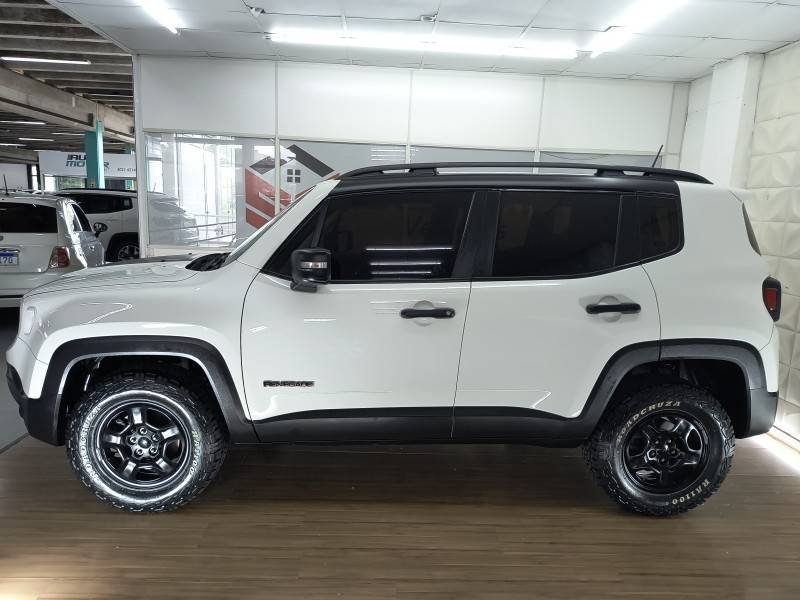 JEEP - RENEGADE - 2016/2017 - Branca - R$ 79.900,00