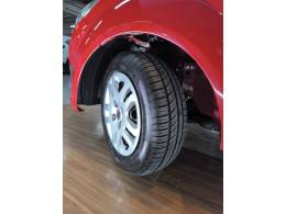 FORD - FIESTA - 2013/2014 - Vermelha - R$ 34.900,00