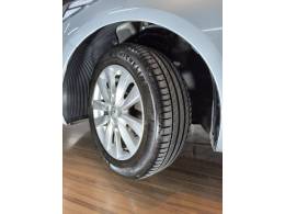 KIA MOTORS - CERATO - 2013/2014 - Prata - R$ 60.900,00