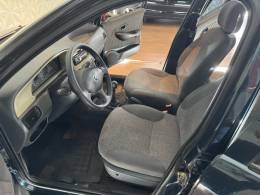 FIAT - SIENA - 2002/2002 - Verde - R$ 15.900,00