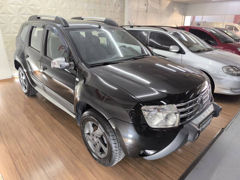 RENAULT - DUSTER - 2012/2013 - Preta - R$ 48.900,00
