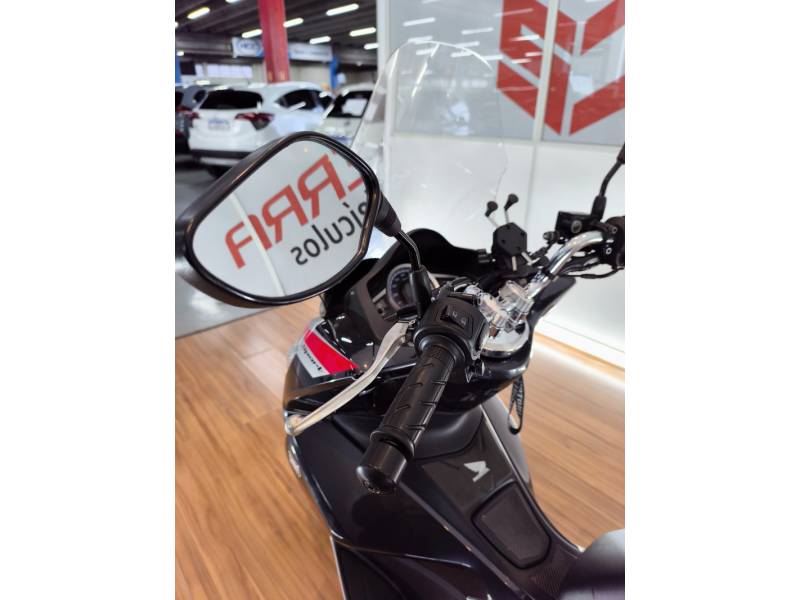 HONDA - PCX - 2018/2018 - Prata - R$ 14.900,00