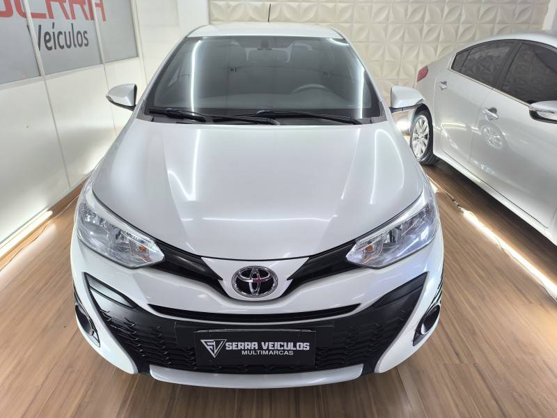 TOYOTA - YARIS - 2019/2019 - Branca - R$ 75.900,00