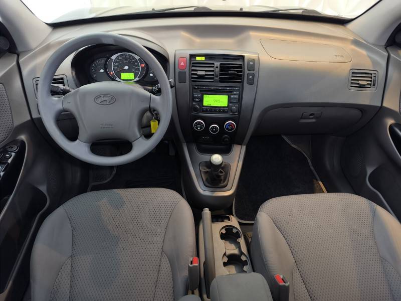 HYUNDAI - TUCSON - 2010/2011 - Preta - R$ 42.900,00