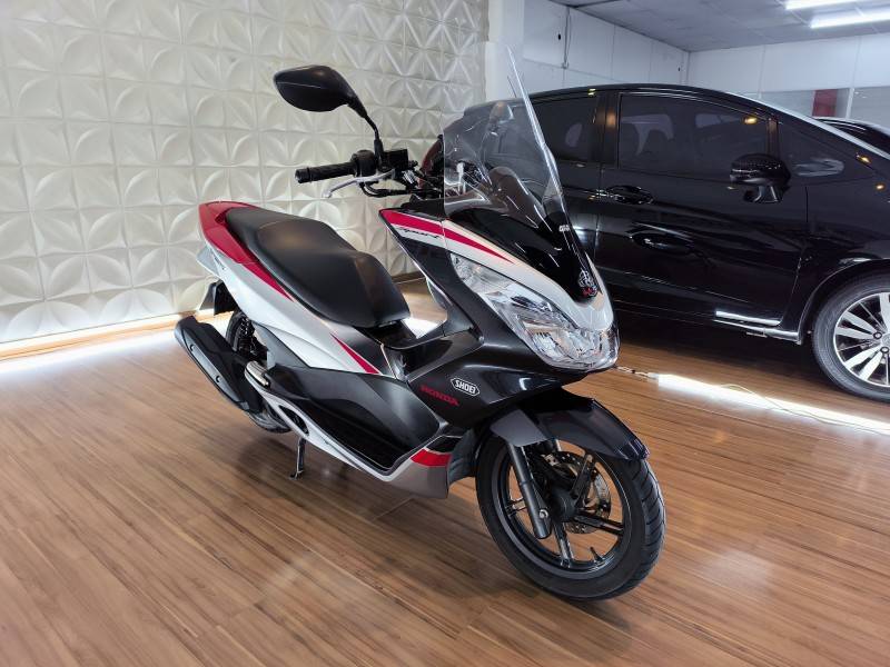 HONDA - PCX - 2018/2018 - Prata - R$ 14.900,00