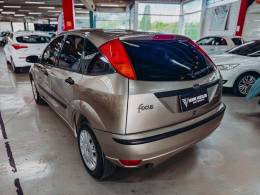 FORD - FOCUS - 2006/2006 - Prata - R$ 27.900,00