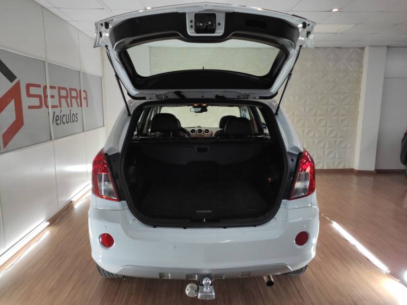 CHEVROLET - CAPTIVA - 2014/2015 - Branca - R$ 58.900,00