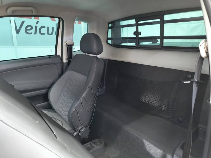 VOLKSWAGEN - SAVEIRO - 2011/2012 - Branca - R$ 52.900,00