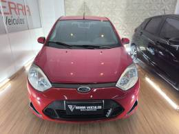 FORD - FIESTA - 2013/2014 - Vermelha - R$ 34.900,00