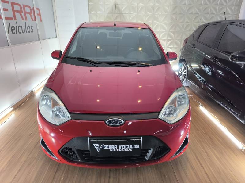 FORD - FIESTA - 2013/2014 - Vermelha - R$ 34.900,00