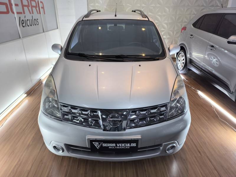 NISSAN - LIVINA - 2011/2012 - Prata - R$ 34.900,00