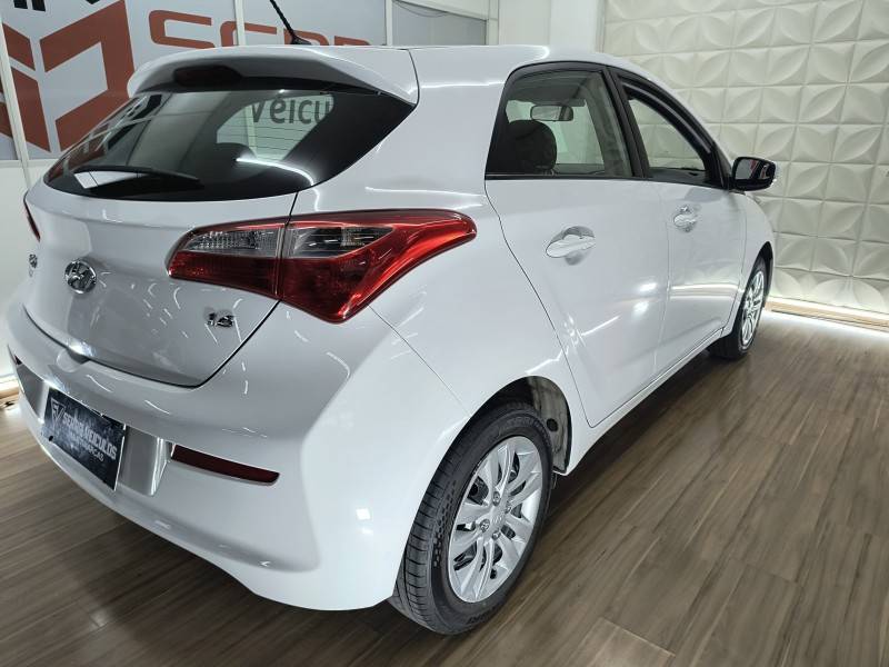HYUNDAI - HB20 - 2017/2017 - Branca - R$ 53.900,00