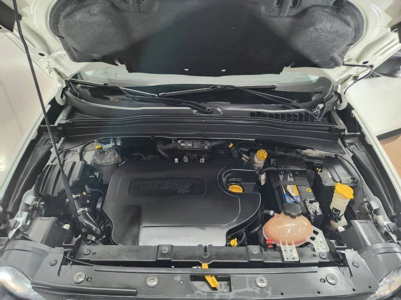 JEEP - RENEGADE - 2016/2017 - Branca - R$ 82.900,00