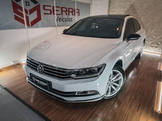 VOLKSWAGEN - PASSAT - 2018/2019 - Branca - R$ 156.900,00