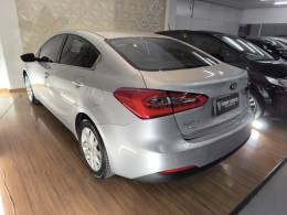 KIA MOTORS - CERATO - 2013/2014 - Prata - R$ 60.900,00