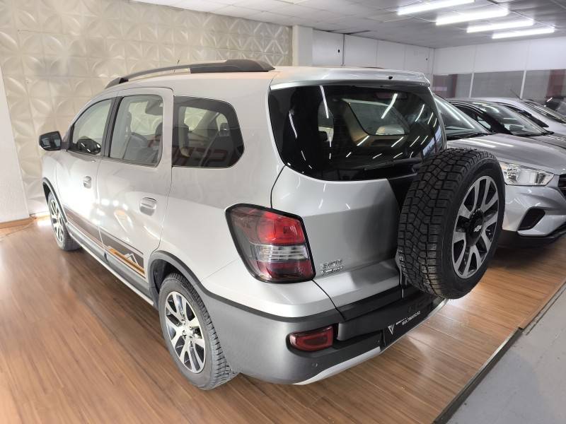 CHEVROLET - SPIN - 2017/2018 - Prata - R$ 69.900,00