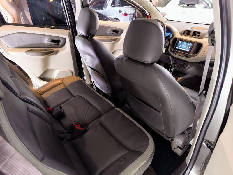 CHEVROLET - SPIN - 2013/2014 - Cinza - R$ 50.900,00