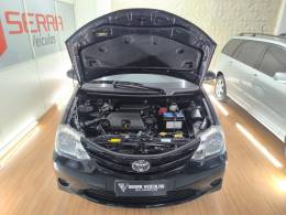 TOYOTA - ETIOS - 2014/2015 - Preta - R$ 46.900,00