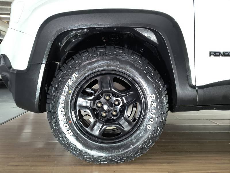 JEEP - RENEGADE - 2016/2017 - Branca - R$ 79.900,00