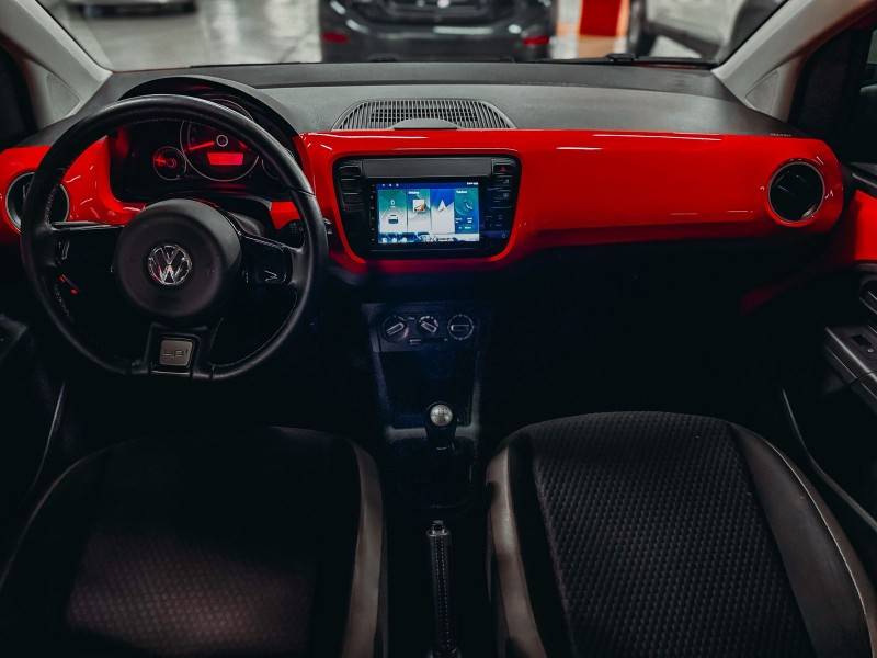 VOLKSWAGEN - UP - 2015/2016 - Vermelha - R$ 56.900,00