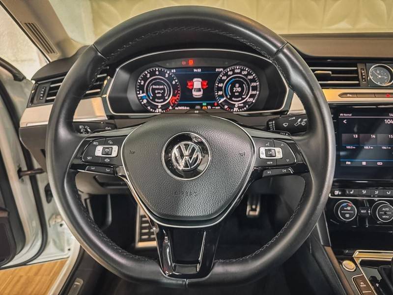 VOLKSWAGEN - PASSAT - 2018/2019 - Branca - R$ 156.900,00