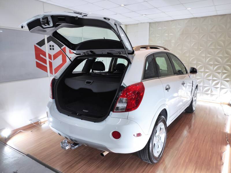 CHEVROLET - CAPTIVA - 2014/2015 - Branca - R$ 58.900,00