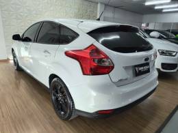 FORD - FOCUS - 2015/2015 - Branca - R$ 56.900,00