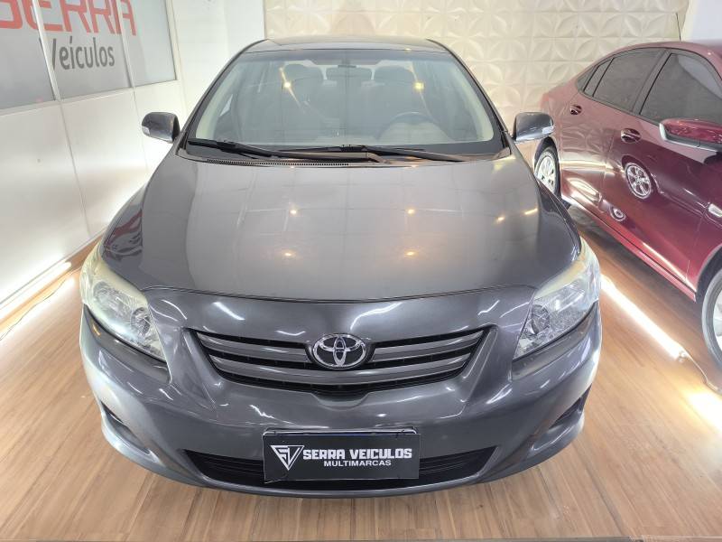 TOYOTA - COROLLA - 2010/2011 - Cinza - R$ 58.900,00
