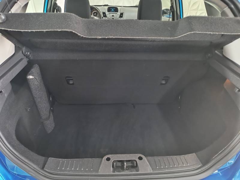 FORD - FIESTA - 2013/2014 - Azul - R$ 42.900,00