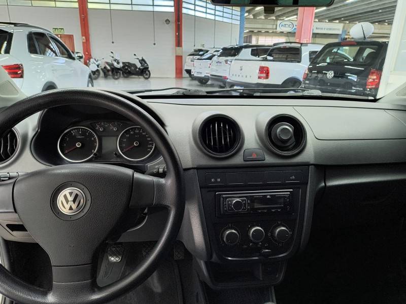 VOLKSWAGEN - SAVEIRO - 2011/2012 - Branca - R$ 52.900,00