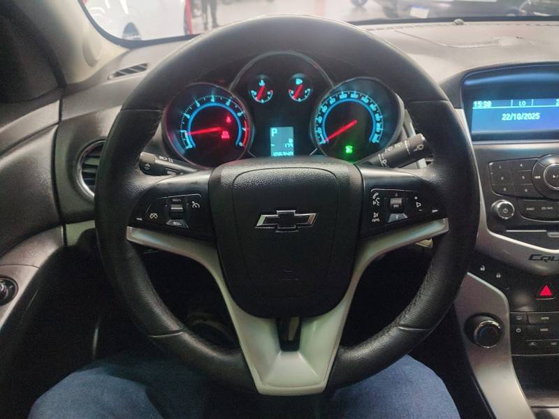 CHEVROLET - CRUZE - 2013/2013 - Cinza - R$ 59.900,00