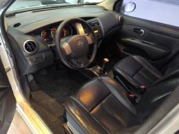NISSAN - LIVINA - 2011/2012 - Prata - R$ 34.900,00