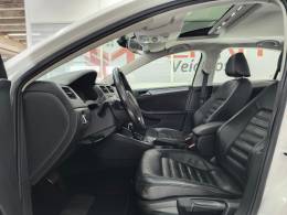 VOLKSWAGEN - JETTA - 2012/2012 - Branca - R$ 68.900,00