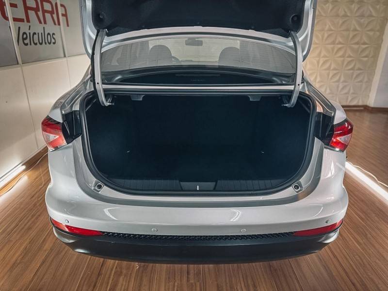 FIAT - CRONOS - 2019/2020 - Prata - R$ 68.900,00