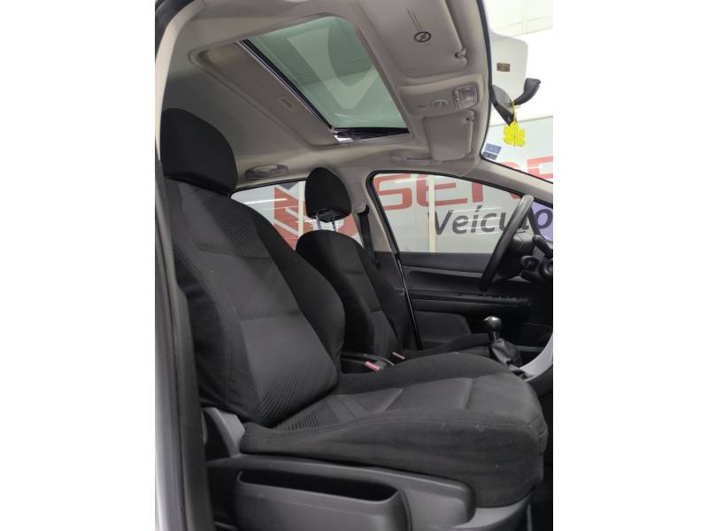 PEUGEOT - 307 - 2009/2010 - Prata - R$ 27.900,00